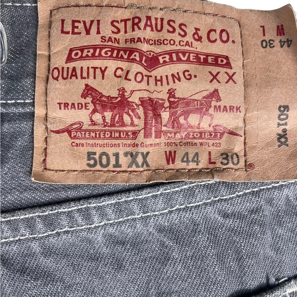 Levi's 501XX Gray Tailored Cutoffs in Size 44" Waist - Picture 2 of 15